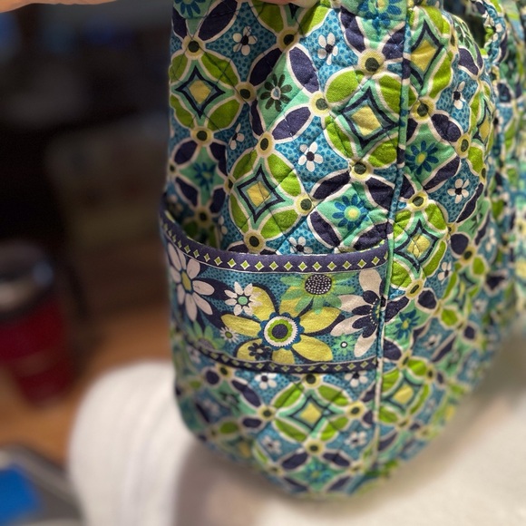 Vera Bradley “Daisy Dsisy)Lg Tote w/Wallet - Picture 2 of 16